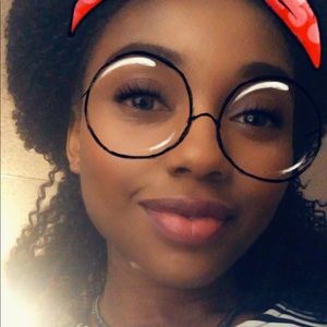 Meet your Posher, Desiree